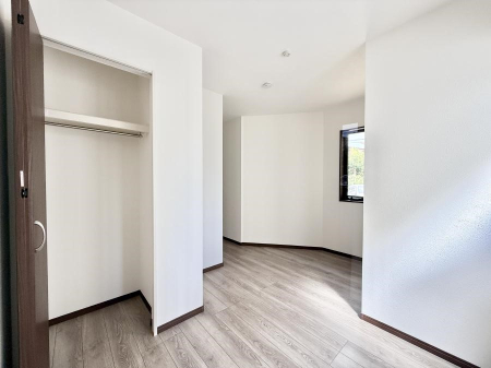 �Q�� ���������̔z�u��ʋC���̗ǂ��݌v�ŕ����̋�C�������炸�A��ɐV�N�ȋ�C������܂�