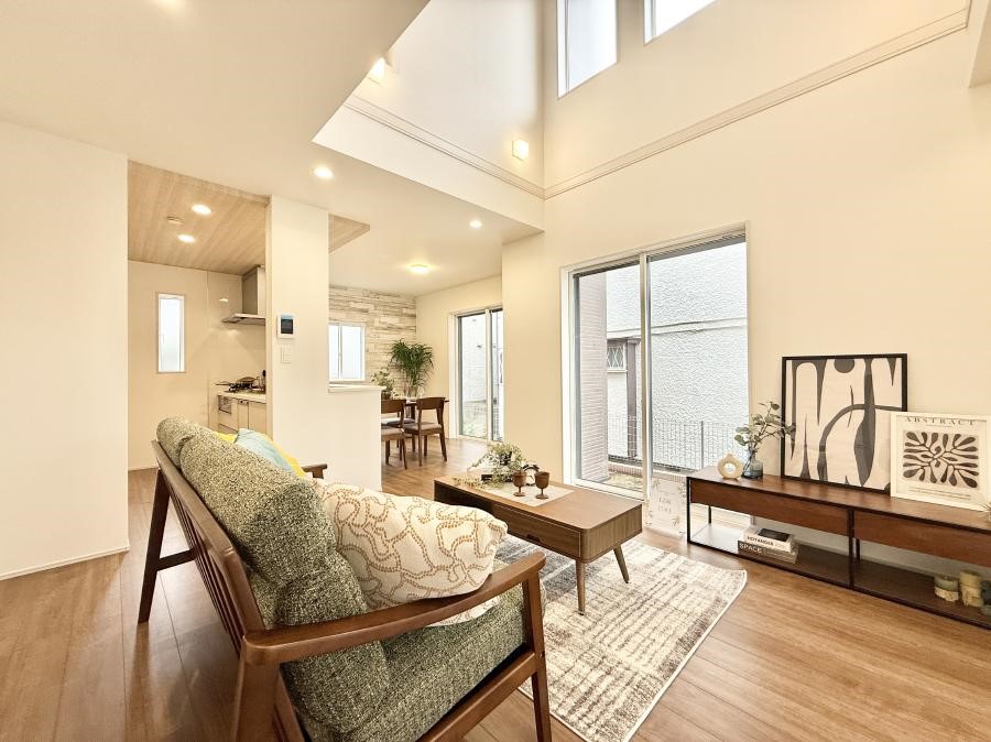 rO 났ƏΊ炪W܂AS܂郊rO