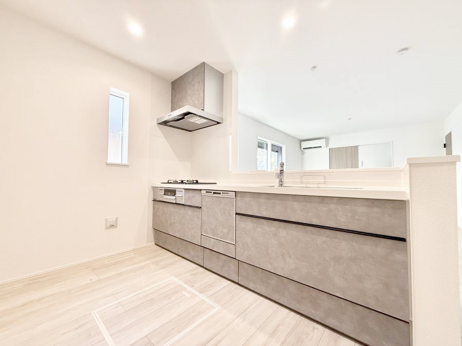 Lb` ƑƂȂAR~jP[V̏