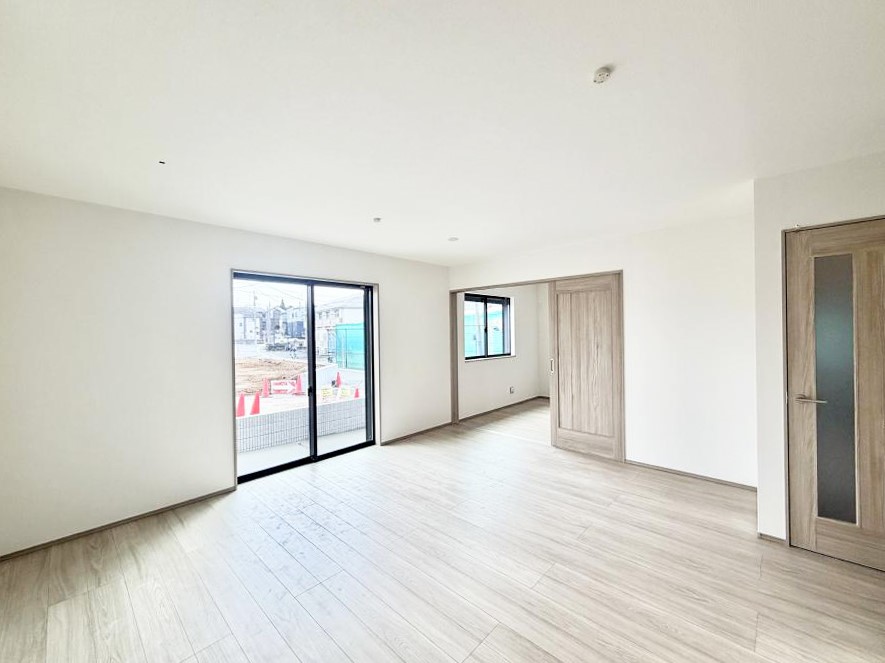 ���r���O ���������S�n�̂����A���z�̃��r���O