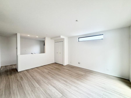 ���r���O ���������S�n�̂����A���z�̃��r���O