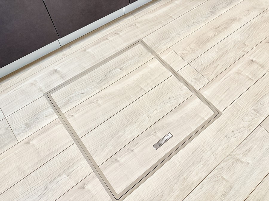 ̑ ݔBꂽ[Xy[XŉƑŜXbL