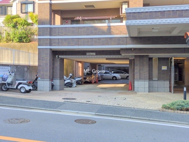 ���̑� �O�ρ�������Ɛ������ꂽ���֏�ŁA���]�Ԃ̕ۊǂ����S�ł�