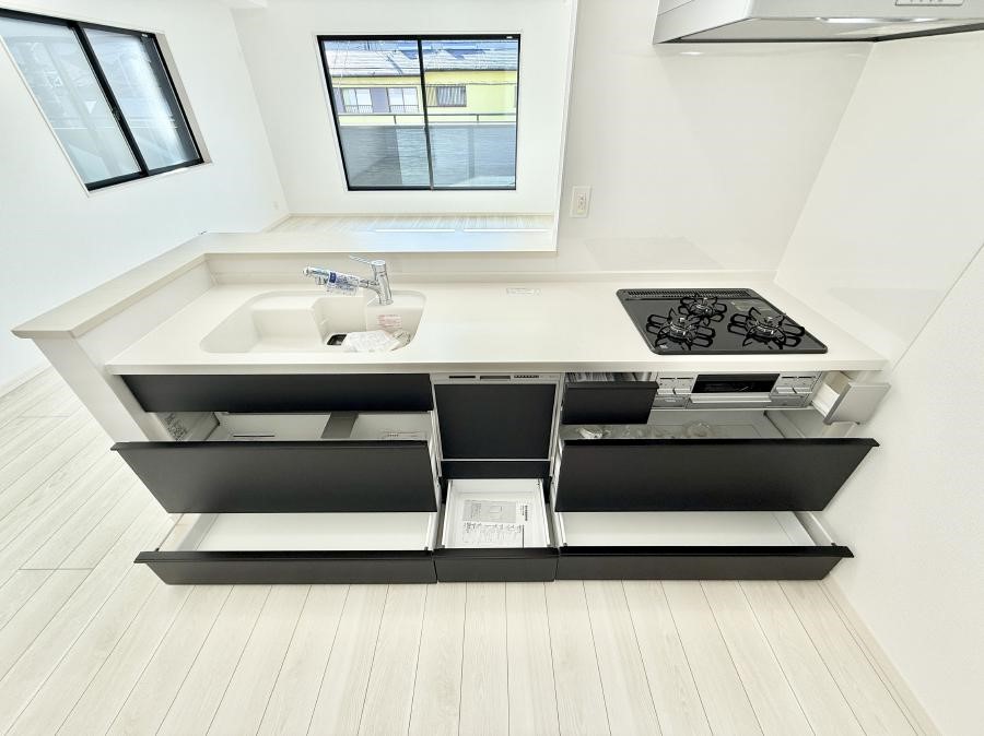 �L�b�`�� �����������������Ɗy�����Ȃ�A���K�ȃL�b�`�����