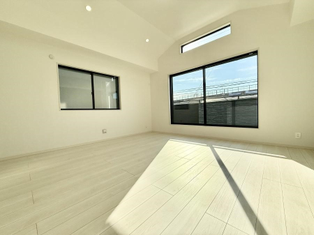 ���r���O ���������S�n�̂����A���z�̃��r���O