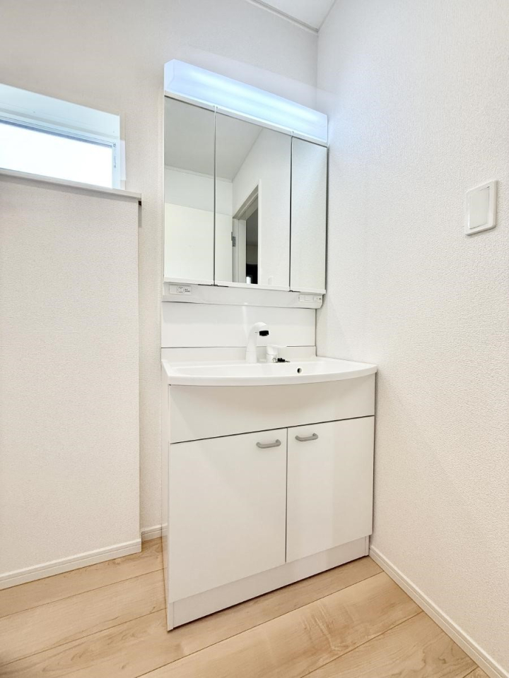 ʑEʏ 邢ʏ͖̎yłႢł