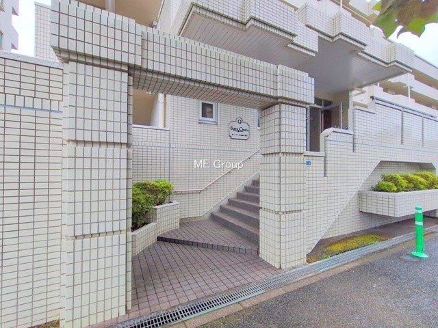 �G���g�����X �O�ρ��Ǘ��̍s���͂����G���g�����X�ň��S���ĕ�点����ł�