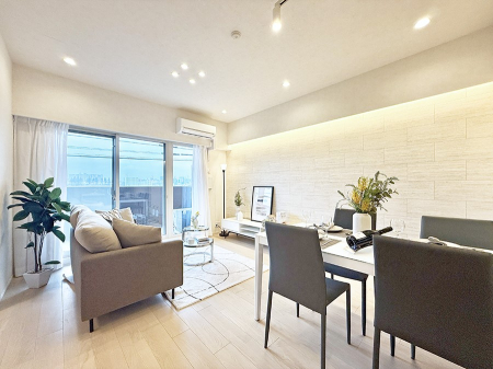 ���r���O ���������R�Ɖ�b�����܂��A�S�n�悢�ЂƂƂ�