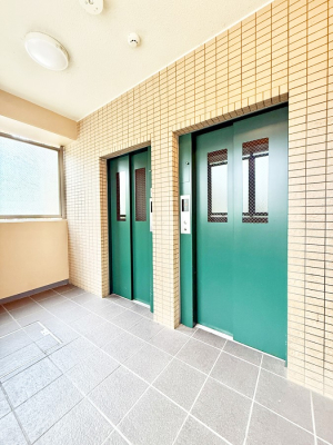 ���̑����� �O�ρ��G���x�[�^�[����������Ă��܂�