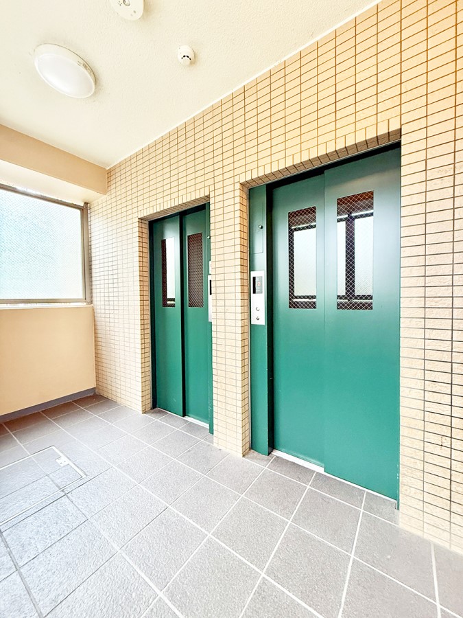 ���̑����� �O�ρ��G���x�[�^�[����������Ă��܂�