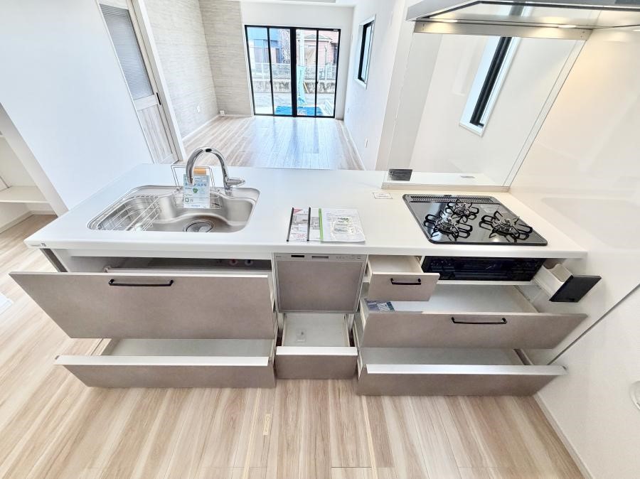 �L�b�`�� �������Ƒ����J��[�߂�A������̂���L�b�`��