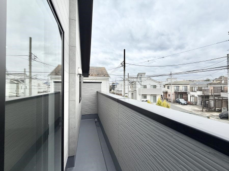 �o���R�j�[ ������ �G�߂̈ڂ낢����������J���I�ȋ�Ԃł�