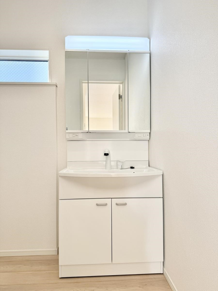 ʑEʏ 邢ʏ͖̎yłႢł