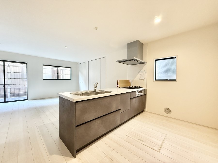 ���r���O �����������������Ɠ��ʂɂ���A�e���̋��