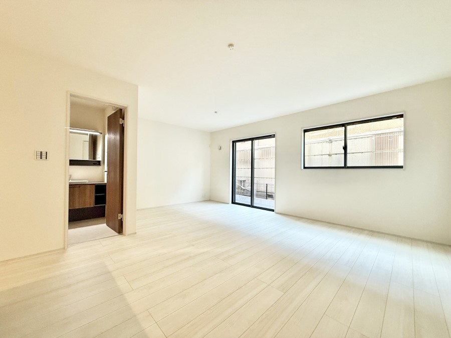 ���r���O ���������났�ƏΊ炪�W�܂�A�S���܂郊�r���O