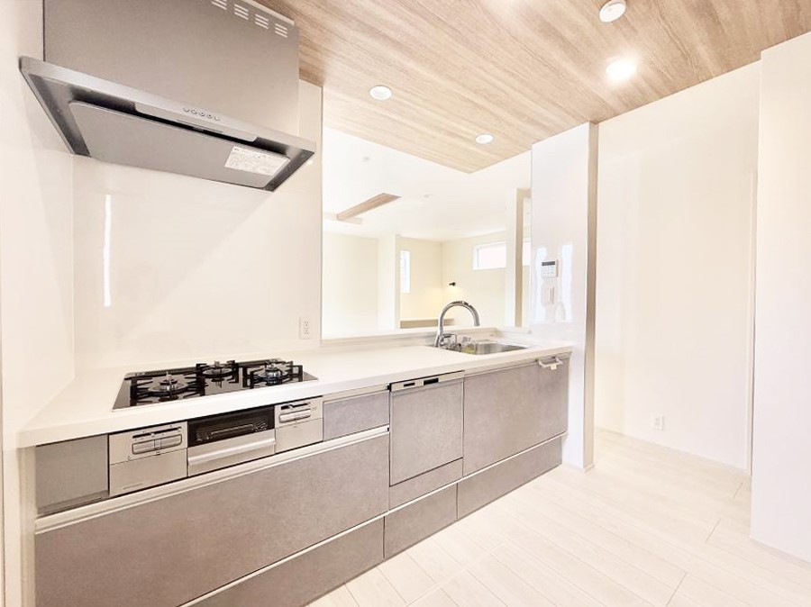 �L�b�`�� �������Ƒ����J��[�߂�A������̂���L�b�`��