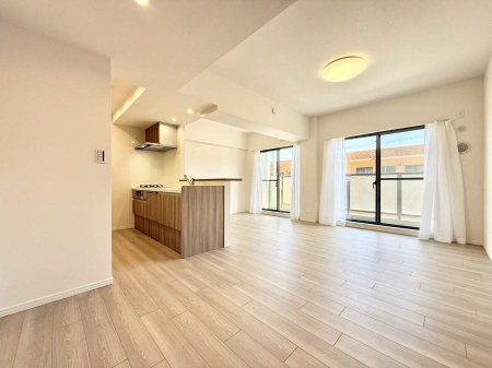 ���r���O ���������났�ƏΊ炪�W�܂�A�S���܂郊�r���O