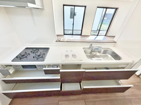 �L�b�`�� �����������������Ԃ����܂��A�Ί炠�ӂ��L�b�`��