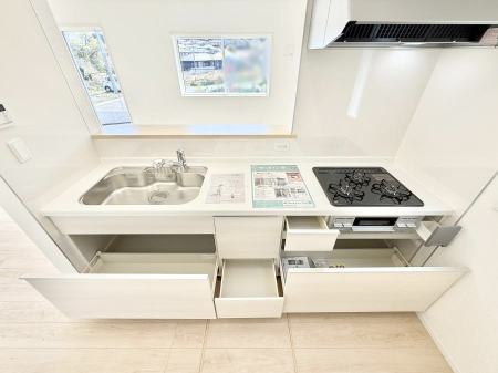 �L�b�`�� �����������������Ԃ����܂��A�Ί炠�ӂ��L�b�`��