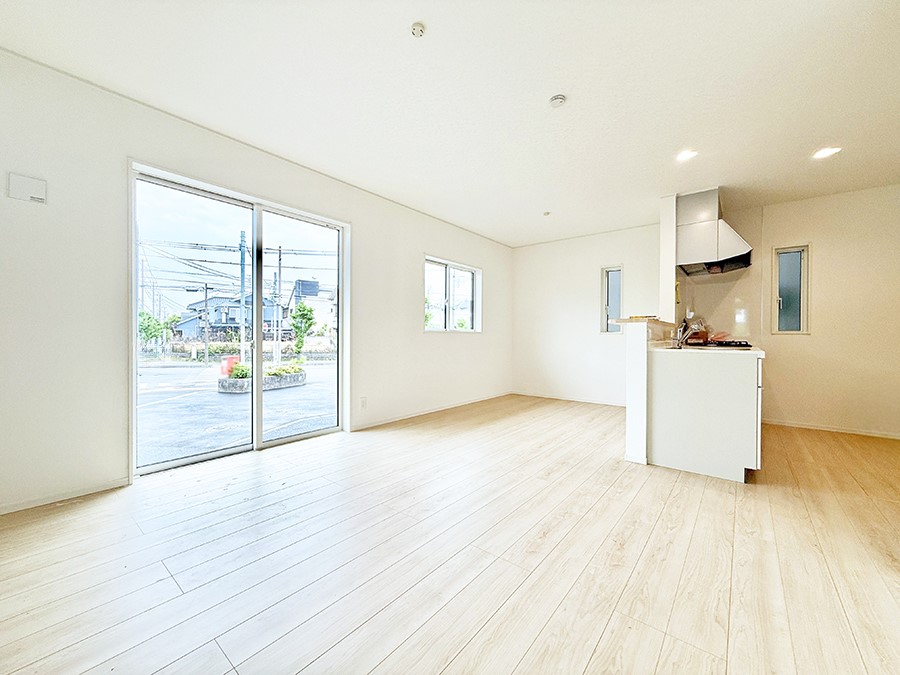 ���r���O ����