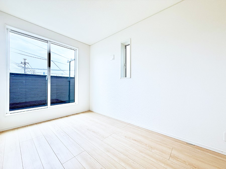 �Q�� ����