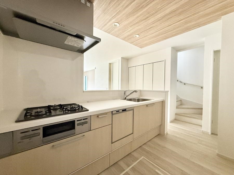 �L�b�`�� �������V���v���Ŕ������S�n�悢���Ԃ𐶂ރL�b�`�����