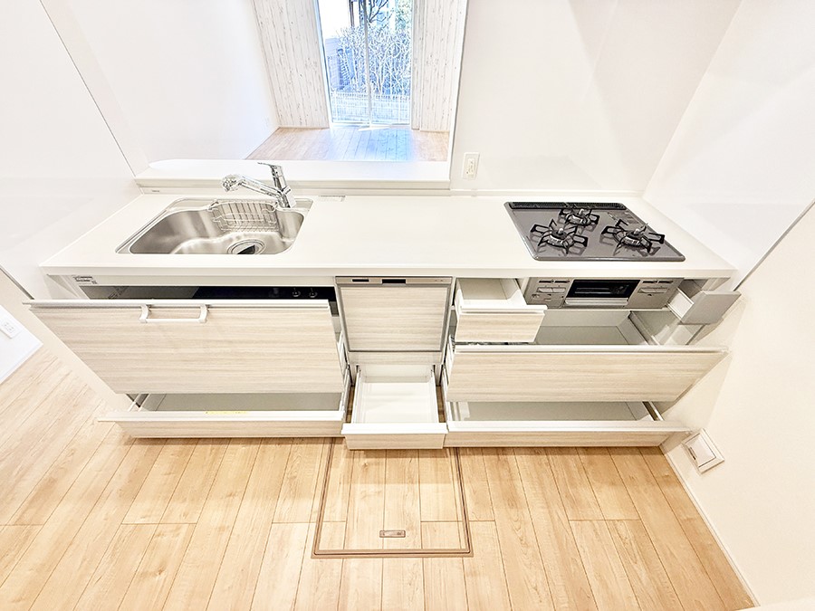 �L�b�`�� �����������������Ԃ����܂��A�Ί炠�ӂ��L�b�`��