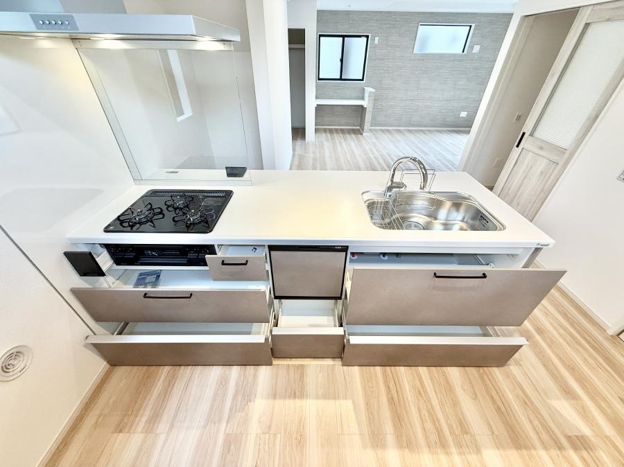 �L�b�`�� �������Ƒ����J��[�߂�A������̂���L�b�`��