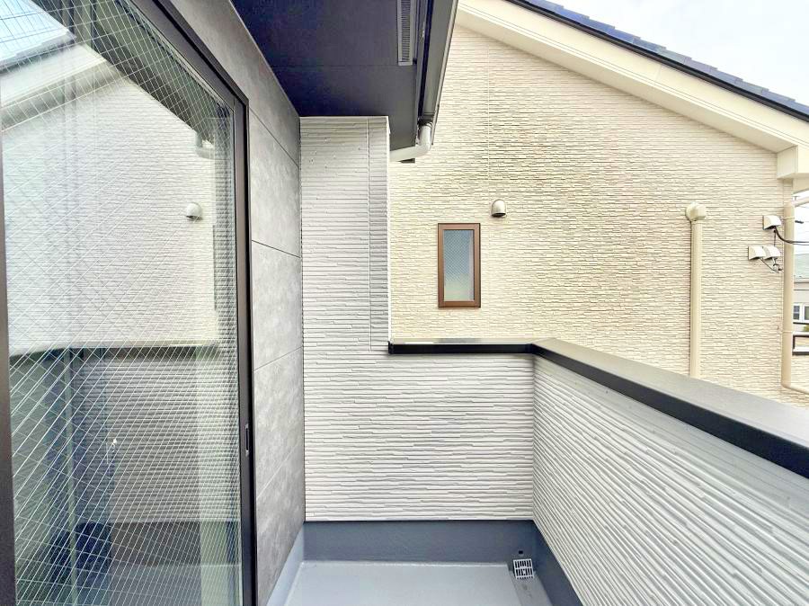 �o���R�j�[ ������ �G�߂̈ڂ낢����������J���I�ȋ�Ԃł�