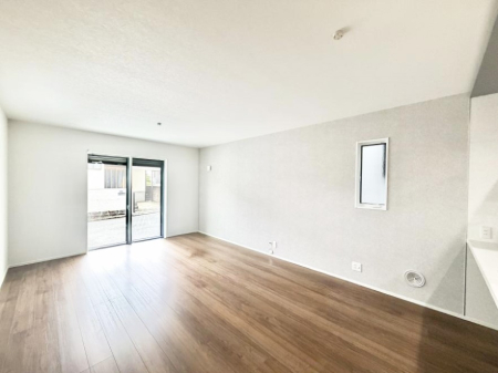 ���r���O ����