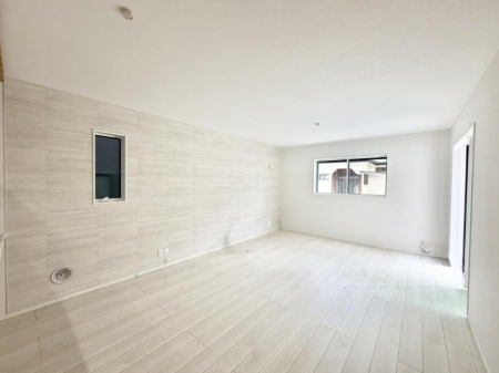 ���r���O ����