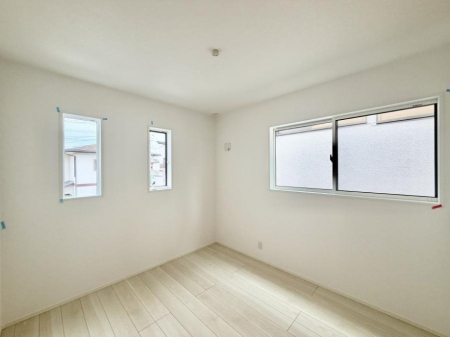 �Q�� ����