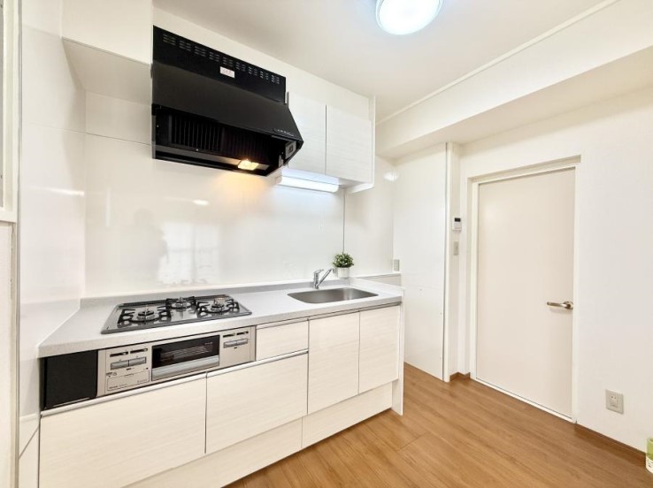 �L�b�`�� �����������������Ԃ����܂��A�Ί炠�ӂ��L�b�`��