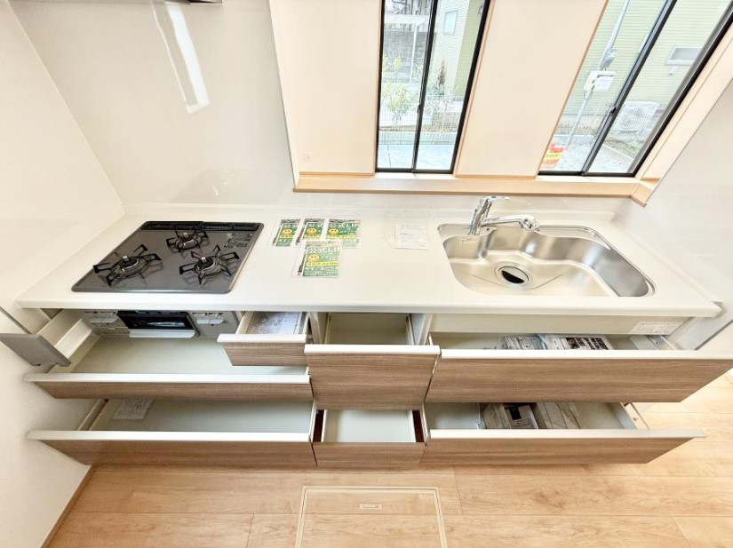 �L�b�`�� �������Ƒ����J��[�߂�A������̂���L�b�`��