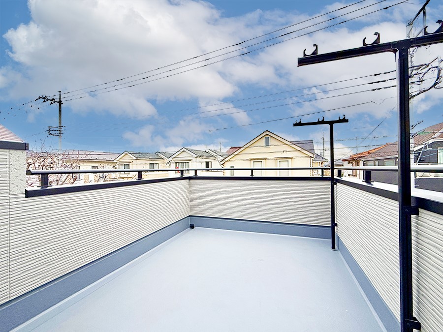 �o���R�j�[ ������ �G�߂̈ڂ낢����������J���I�ȋ�Ԃł�