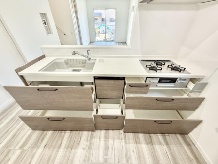 �L�b�`�� �������Ƒ����J��[�߂�A������̂���L�b�`��