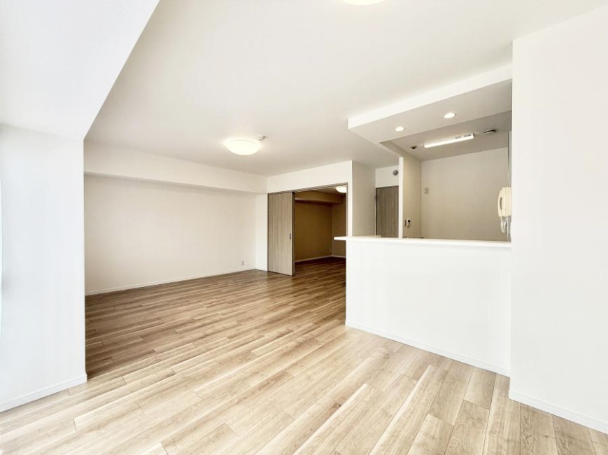 ���r���O ���������R�Ɖ�b�����܂��A�S�n�悢�ЂƂƂ�