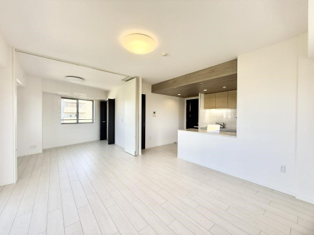 ���r���O ���������났�ƏΊ炪�W�܂�A�S���܂郊�r���O