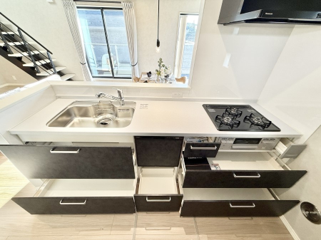 �L�b�`�� �����������������Ԃ����܂��A�Ί炠�ӂ��L�b�`��