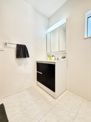 ʑEʏ 邢ʏ͖̎yłႢł