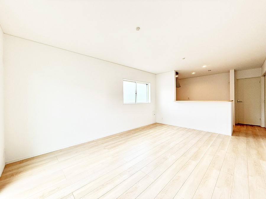 ���r���O ����