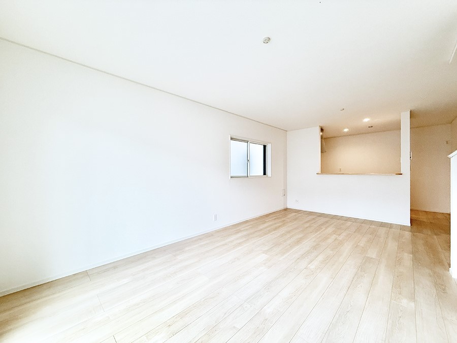 ���r���O ����