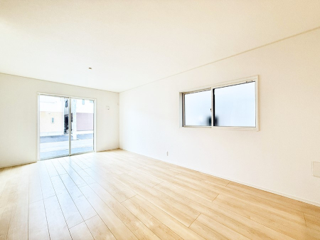 ���r���O ����