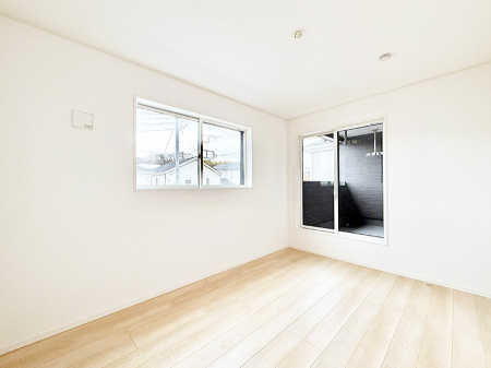 �Q�� ����