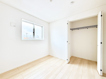 �Q�� ����