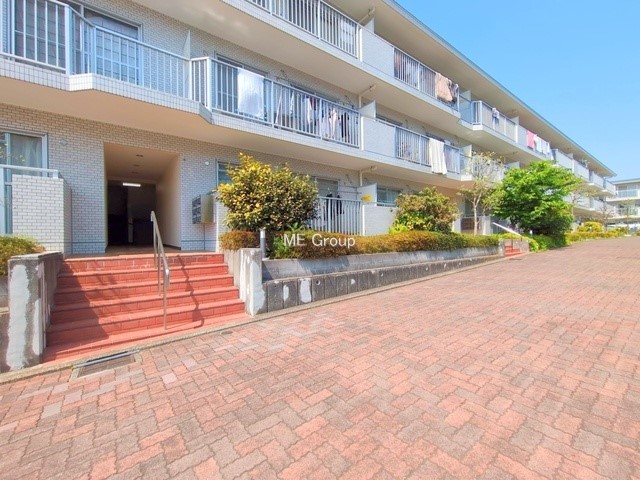 �G���g�����X �O�ρ��������̂���G���g�����X�͉��K�Ȗ����̎n�܂�����o���܂�