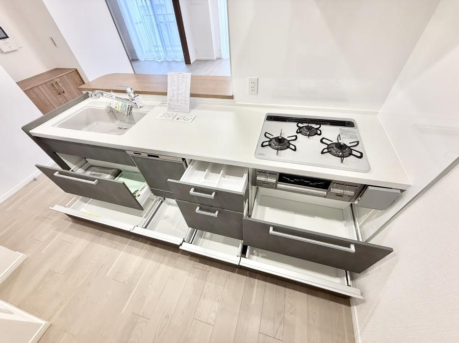 �L�b�`�� �������Ƒ����J��[�߂�A������̂���L�b�`��