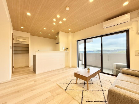 ���r���O ���������R�Ɖ�b�����܂��A�S�n�悢�ЂƂƂ�