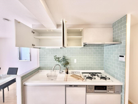 �L�b�`�� �������Ƒ����J��[�߂�A������̂���L�b�`��