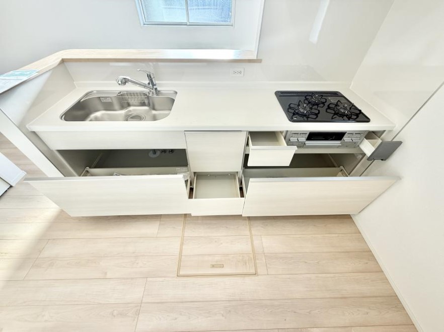 �L�b�`�� �������Ƒ����J��[�߂�A������̂���L�b�`��